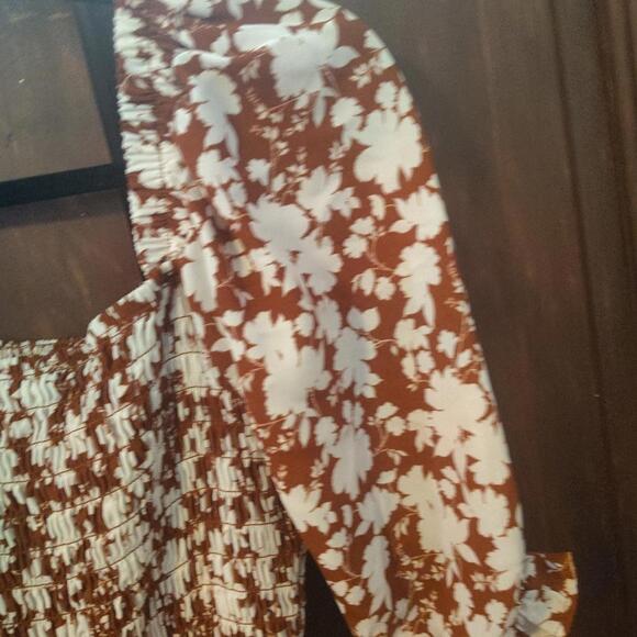 Jessica Simpson women's dress in a brown and white flower pattern - Picture 4 of 7